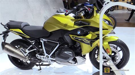 It is touch screen compatibility away from perfection. 2019 BMW R1250RS - Walkaround - Debut at 2018 EICMA Milan ...