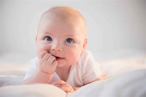 Bebês Recém Nascidos 7 Curiosidades Sobre Os Primeiros Dias De Vida