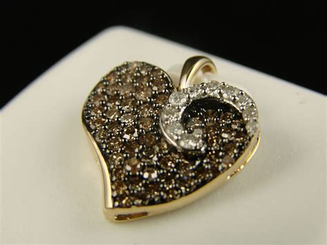Newyorkjewels 10k Ladies Chocolate Diamond Heart Love Pendant 10 Ct