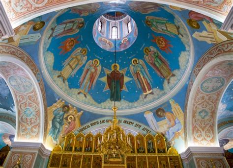 Premium Photo Assumption Cathedral Of The Kolomna Kremlin Interior