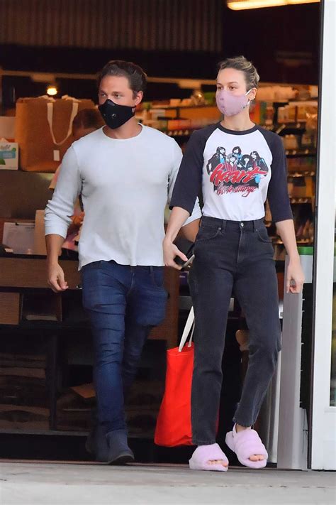 Brie Larson Goes Shopping Out With Her Boyfriend Elijah Allan Blitz In Los Angeles