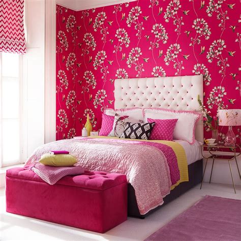 Create A Cozy Atmosphere With Pink Background Room Video And Photo Gallery