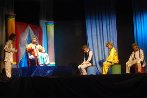 “Ndoro Luwak” Teater Beta; Komedi Tragedi Lalu, Kini dan Esok | LawangSewuPos.com