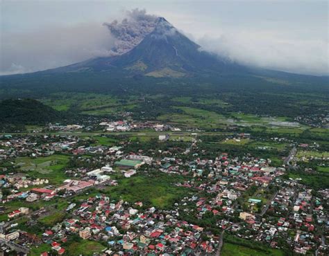 Mayon Volcano Forces Evacuation Of Nearly 40000 People