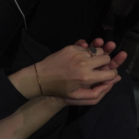 aesthetic couple hands