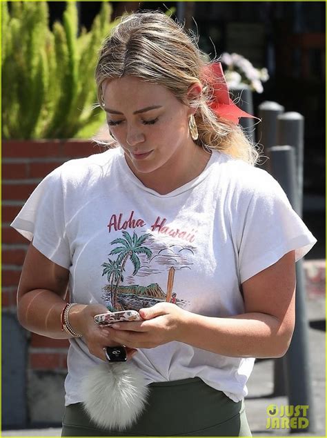 Hilary Duff Goes Shopping Ahead Of Lizzie Mcguire Reboot Announcement