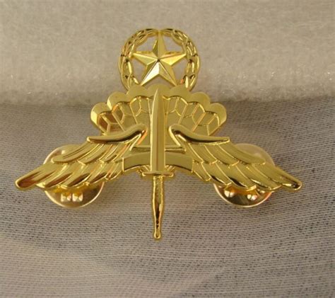 United States Us Freefall Parachutist Insignia Medal Badge Pin Classic