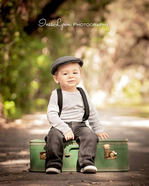 Baby backgrounds is free for your all projects. Family portraits ideas. One year old birthday photography ...