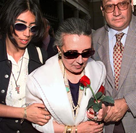 Here's what gianni versace's funeral was really like. Laura Biagiotti: Designerin stirbt im Alter von 73 Jahren ...