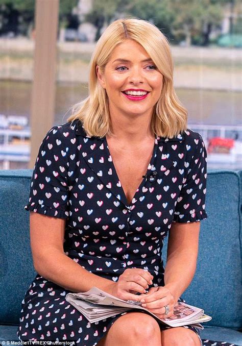 Holly Willoughby Shows This Morning Viewers Her Underwear Daily Mail Online