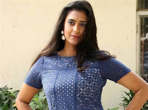 Kasthuri Shankar Fires On Her Fan Who Asks About Her Spouse