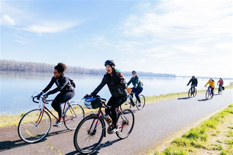 A New Portland Cycling Group Invites Women Of Color To