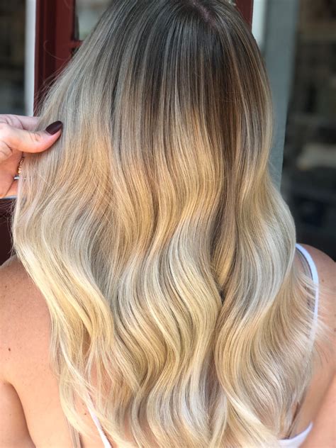 How To Blend And Refresh Balayage Balayage Hair Color Options Creamy Blonde