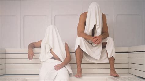 Vier ältere Herren Bei Gruppensex In Sauna Ertappt Welt