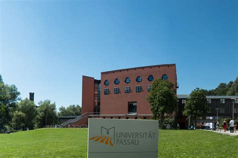 Become part of a diverse. Nur drei von 400 Stellen: Uni Passau wird links liegen gelassen | Da Hog'n - Onlinemagazin ausm Woid