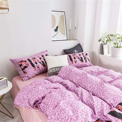 In excellent condition only wore one time. Victoria Secret Pink Modern Bedding Set