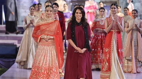 15 Most Famous Fashion Designers In India Himalayan Buzz