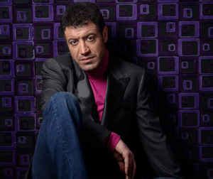 Hakan altun, 1998 aralık ayında hakan adlı ilk albümünü çıkardı, ilk albümünün çıkış parçası olan hani bekleyecektin ile adını duyurdu. Hakan Altun | Discography & Songs | Discogs