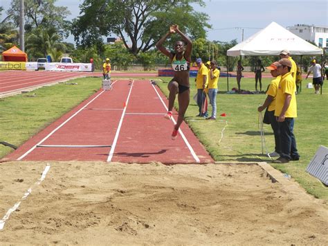 Es una prueba del atletismo donde la persona debe realizar un salto con la intención de desplazarse lo más extensamente ,el salto de longitud es la base para el desempeño del anterior. Pasión Deportiva 5: Con Oro de Giselly Landázury, en salto ...