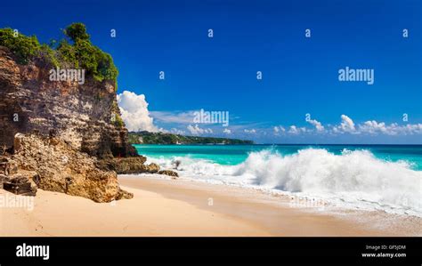 Pantai Dreamland Beach South Kuta Tropical Beach Bali On Background
