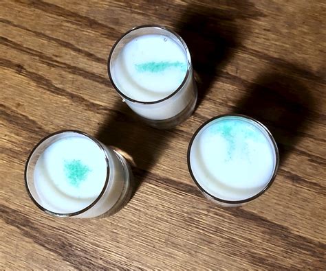 Try This Polar Bear Shot Drink Recipe For The Holidays