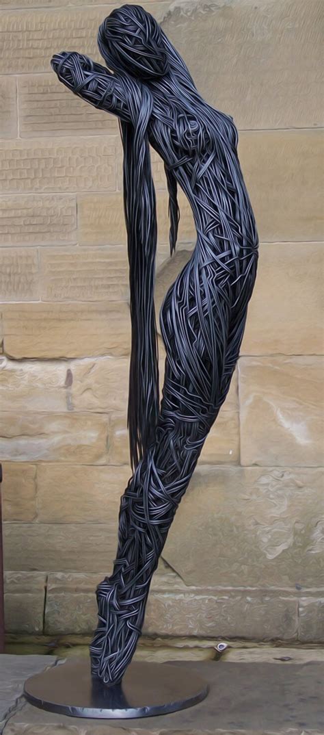 Stunning Human Body Wire Sculptures Created By Artist Richard Stainthorp
