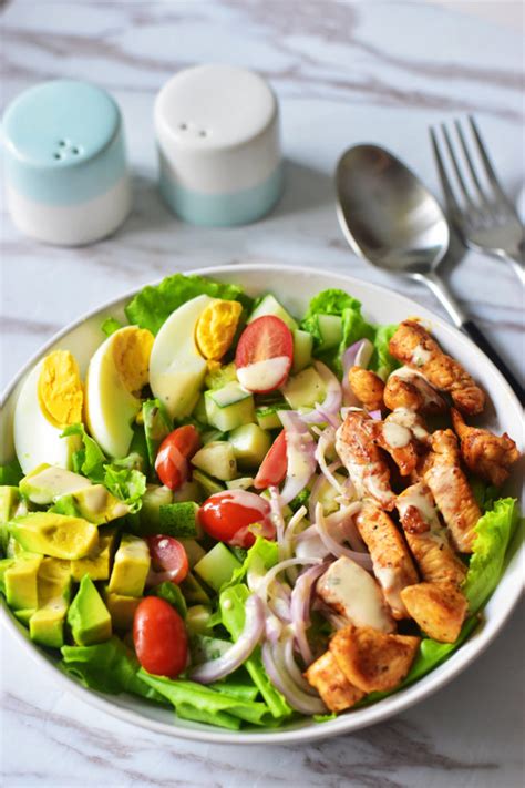 After it cools completely, add garlic salt, and pepper. The Best Chicken Cobb Salad (Whole 30, Paleo) | Delishar ...