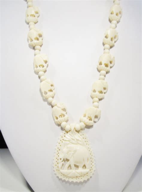 Carved Faux Ivory Elephant Necklace W Pendant Wc 378 7999