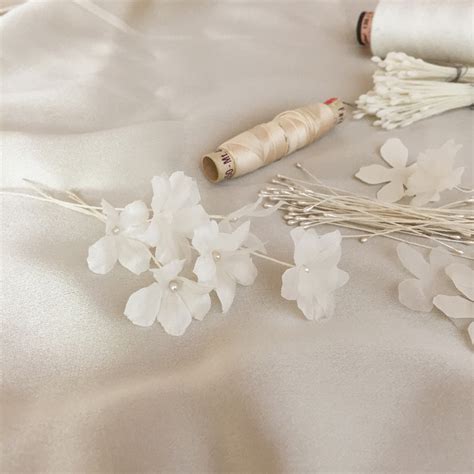 Tutorial per un effetto originale. Fiori in tessuto per abiti da sposa - Sposa e cerimonia ...