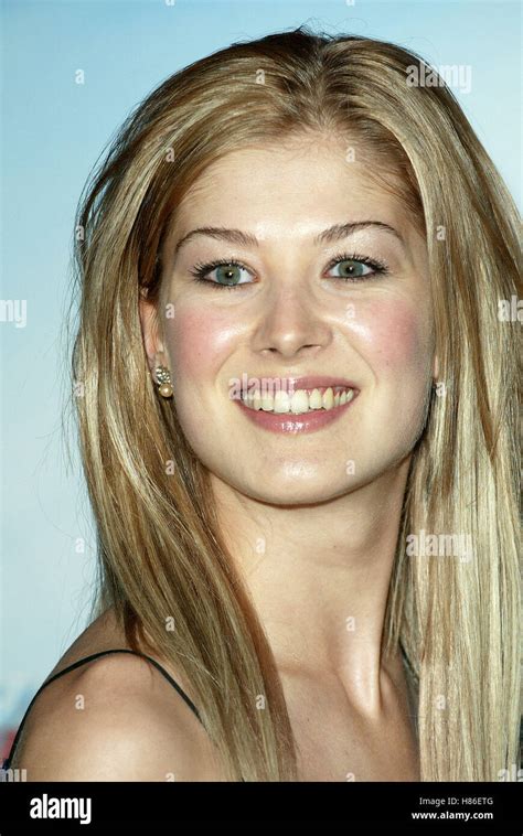 Rosamund Pike Die Another Day La Premiere Shrine Auditorium Los Angeles