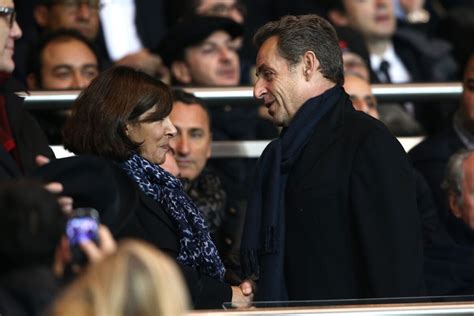 Vidéo Anne Hidalgo Et Nicolas Sarkozy Au Match Entre Le Psg Et Marseille Au Parc Des Princes à