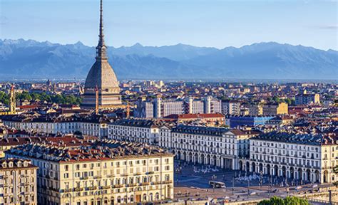 Turijn is een stad in het noordwesten van italië, vlakbij de alpen en de franse grens. Turijn of Torino op zijn Italiaans - Evenaar.tv