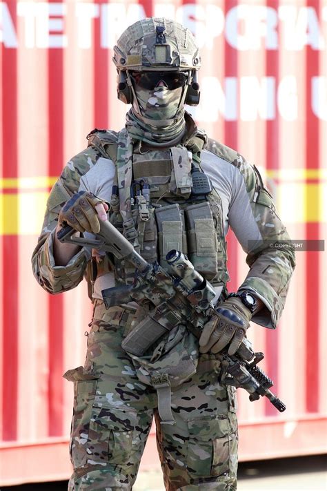Australian Commando From The 2nd Commando Regiment During Training In Brisbane 2016 [800 X 1200