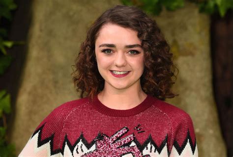 Game Of Thrones Star Maisie Williams Stans Bts For Life Iheart