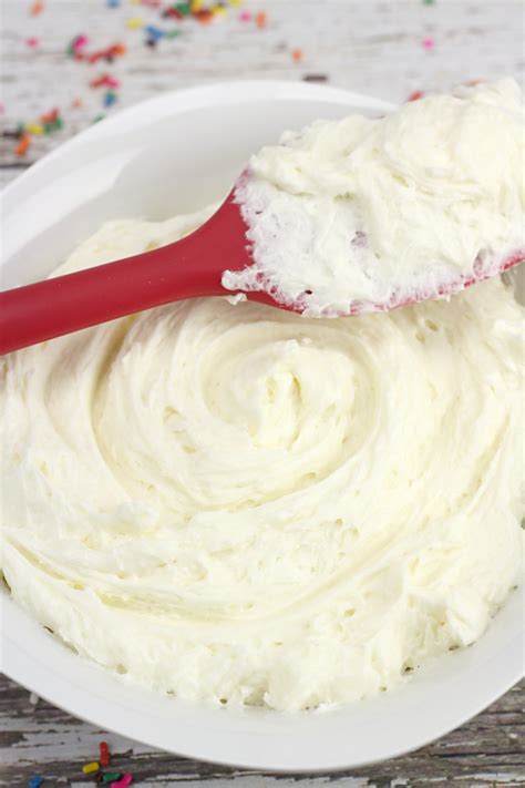Classic American Buttercream Frosting The Toasty Kitchen