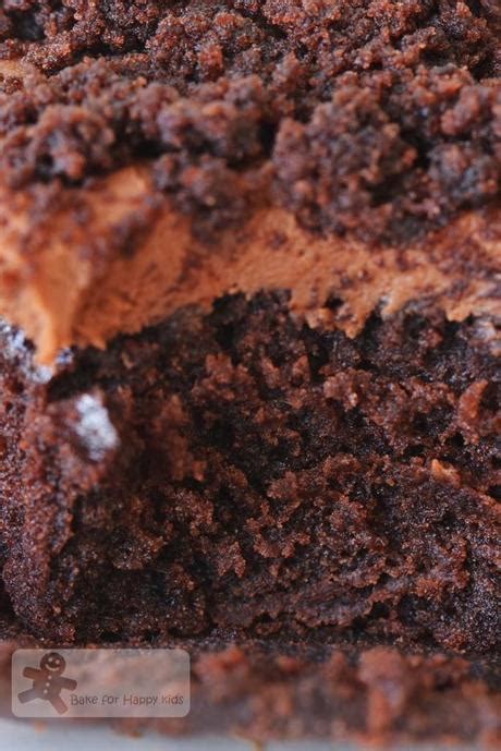 In a large bowl, whisk flour, sugar, cocoa powder, baking soda, baking powder and salt. Chocolate Dirt Cupcakes (Paula Deen) - Paperblog