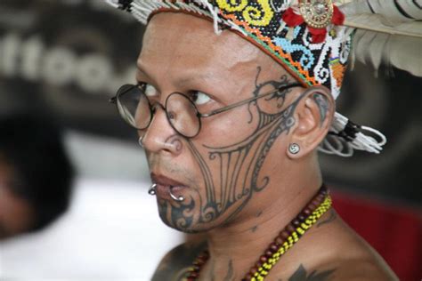 Proses pembuatan tato dayak anshabe 10 05 2019 menyaksikan sendiri proses hapus tato ghufron mengaku terkesan dengan niat baik para peserta ditemani direktur islamic proses tato archives statistimt. TATO DAYAK (MAKNA DAN FILOSOFI) | Kaskus - The Largest ...
