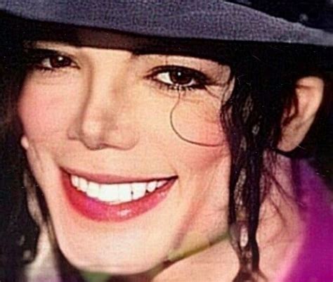 Pin By On Michael Michael Jackson Smile Photos Of Michael