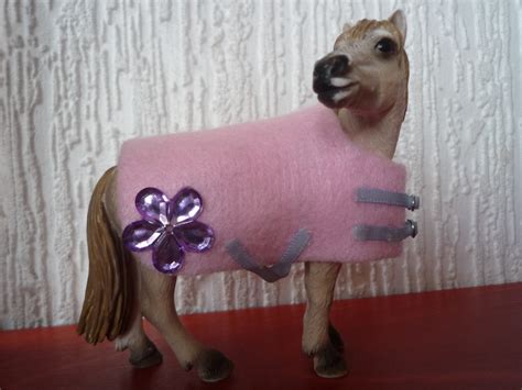 The country family ranch brings the highest quality and value in all things western. Schleich tack shop - Silver Oak Studios