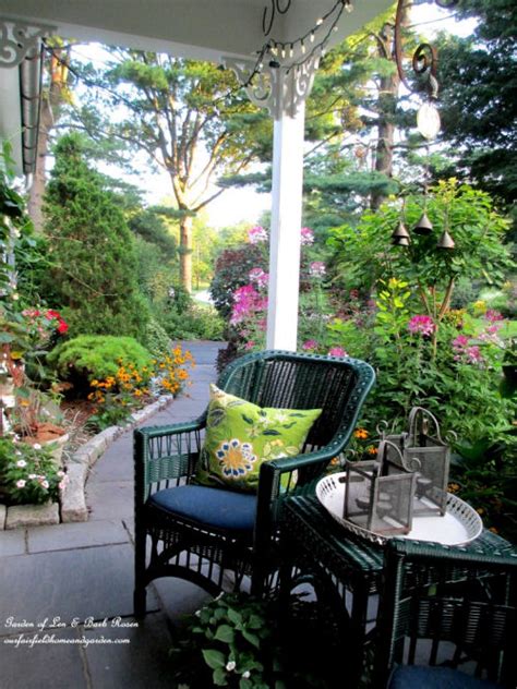 The area where the joint inflammation occurs may also be tender to touch. Garden Seating Areas - Favorite Places to Sit, Hide and Dream