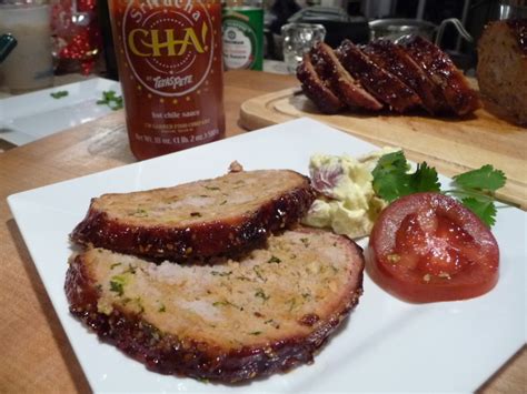 A convection oven uses fans to circulate hot air around the product placed on racks in the baking chamber. Spicy Bacon Wrapped Meatloaf recipe with Texas Pete CHA! Sriracha - HotSauceDaily