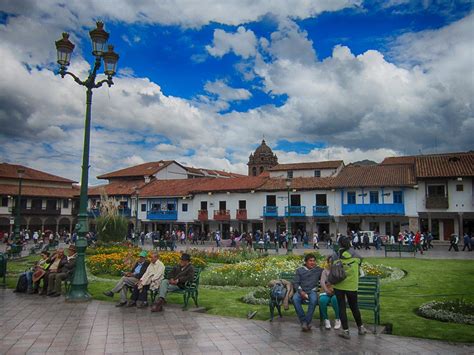 Plaza De Armasthe Beautiful Main Square Of Cusco Backpacking Panda