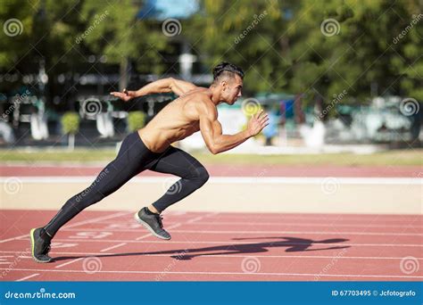 Sprinter Leaving On The Running Track Stock Image Image Of Feet
