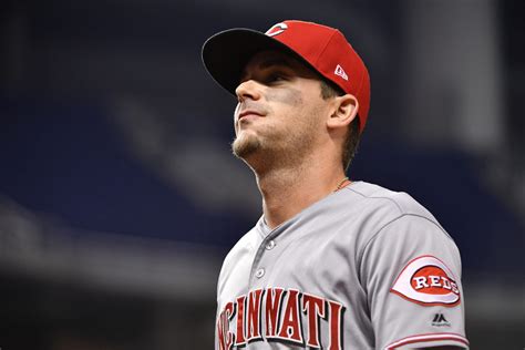 Cincinnati Reds Scooter Gennett Out 2 3 Months With Groin Injury