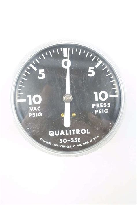 New Qualitrol 50 35e 10 0 10psi 14 In Npt Pressure Vacuum Gauge