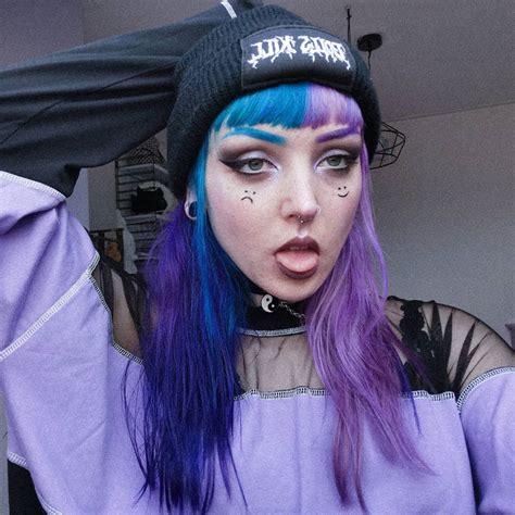 🔪💜 𝕯𝖊𝖇𝖇𝖞 💙🔪 On Instagram Comment Your Mood In Emojis🙃 Grunge