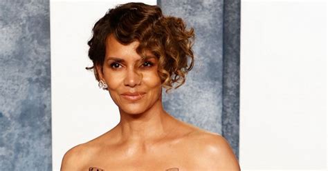Halle Berry 56 Strips Completely Nude As Fans Rush To Compliment X