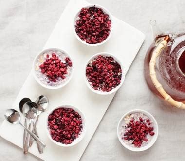 Overnight oats med kardemumma och frystorkade bär AXA