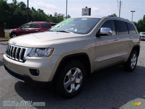 2011 Jeep Grand Cherokee Limited In White Gold Metallic Photo 3