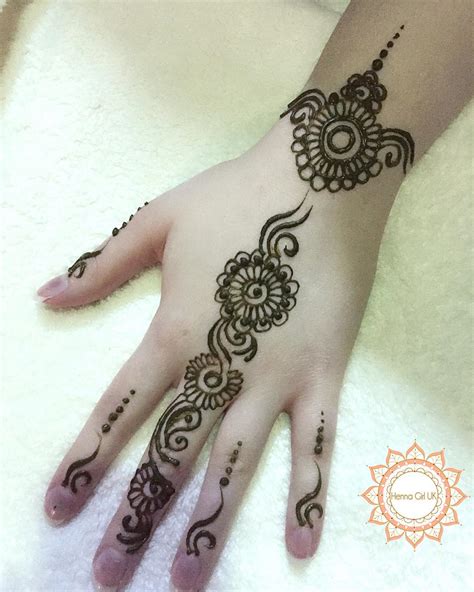 125 New Simple Mehndihenna Designs For Hands Buzzpk